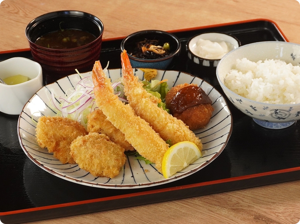 ミックスフライ定食